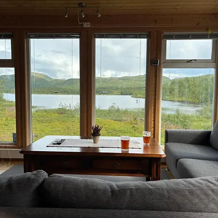 Wilderness In The Mountains Near With A Great View 度假居